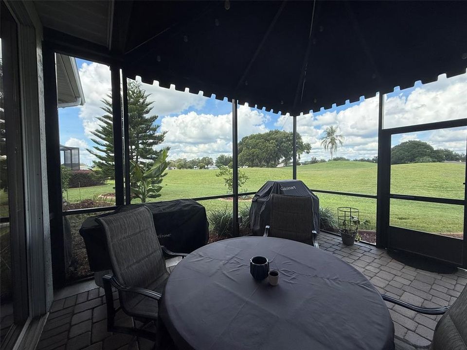 For Rent: $2,750 (3 beds, 2 baths, 1950 Square Feet)