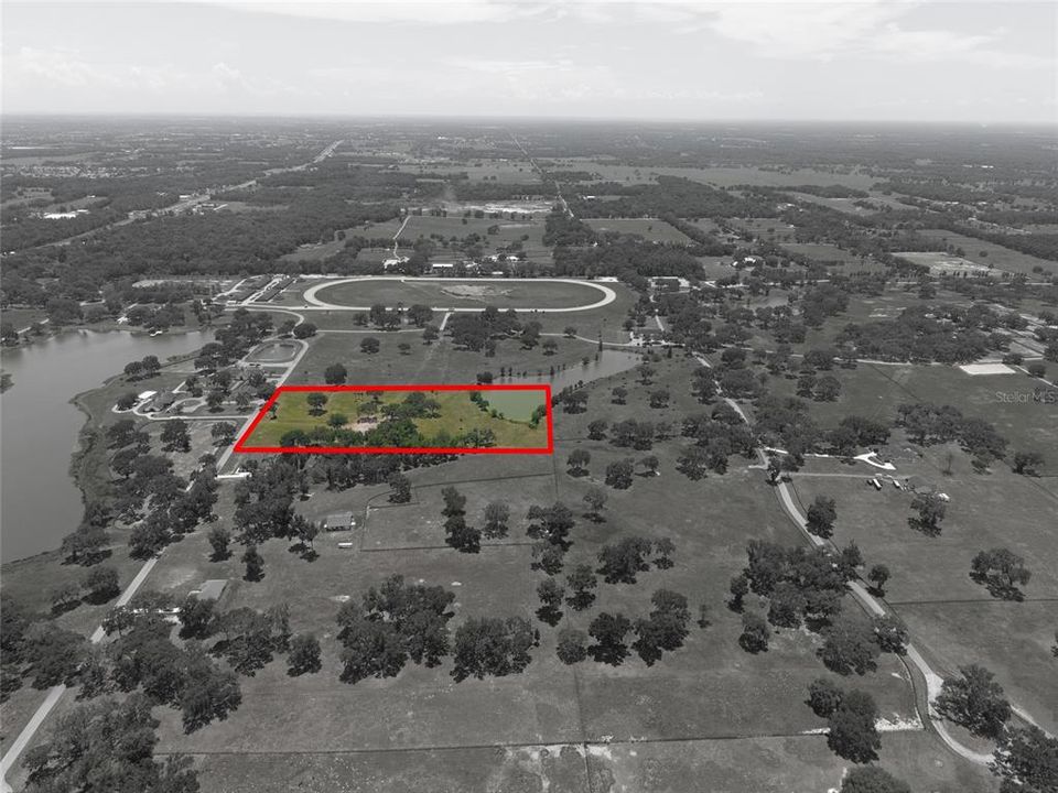 待售: $595,000 (11.85 acres)