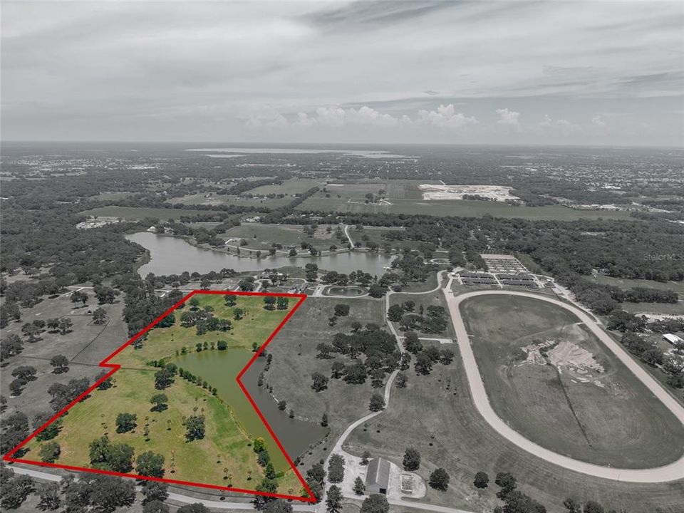 待售: $595,000 (11.85 acres)