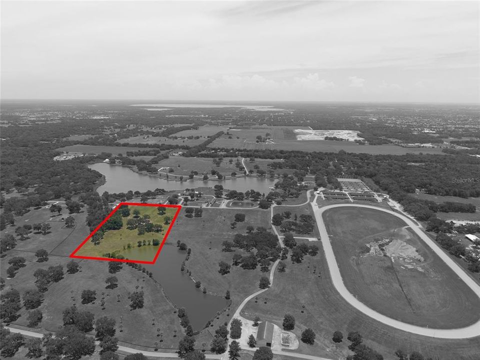 待售: $595,000 (11.85 acres)