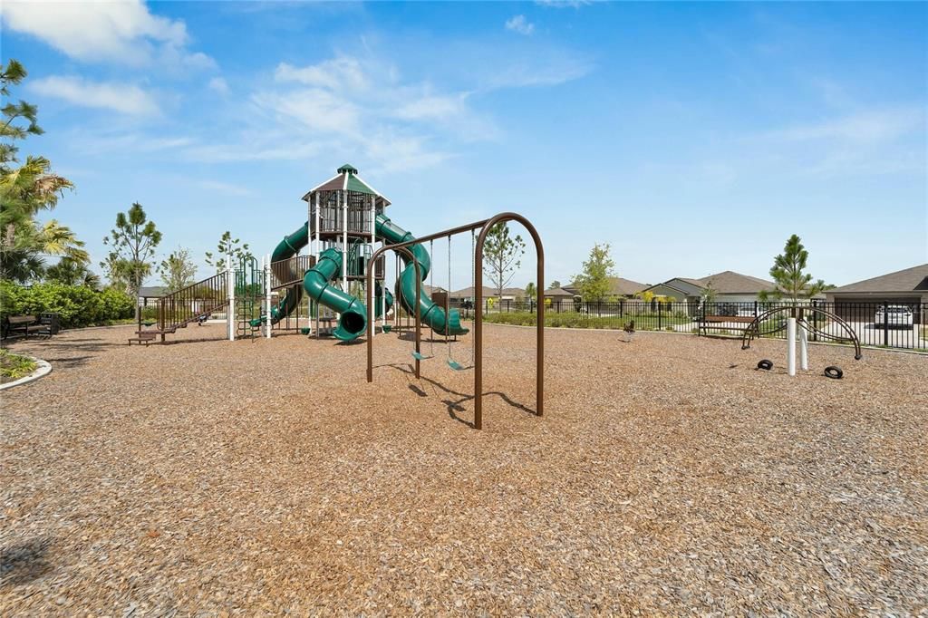 Active With Contract: $265,000 (3 beds, 2 baths, 1484 Square Feet)