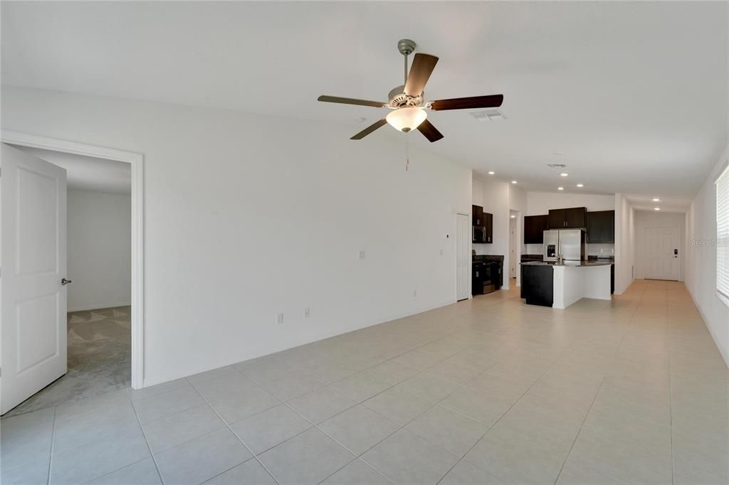 Active With Contract: $265,000 (3 beds, 2 baths, 1484 Square Feet)