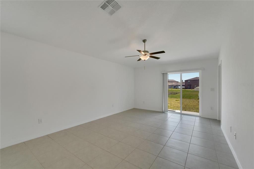 Active With Contract: $265,000 (3 beds, 2 baths, 1484 Square Feet)