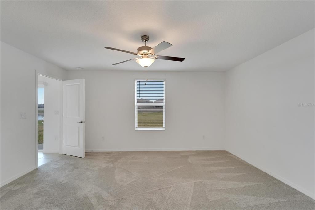 Active With Contract: $265,000 (3 beds, 2 baths, 1484 Square Feet)