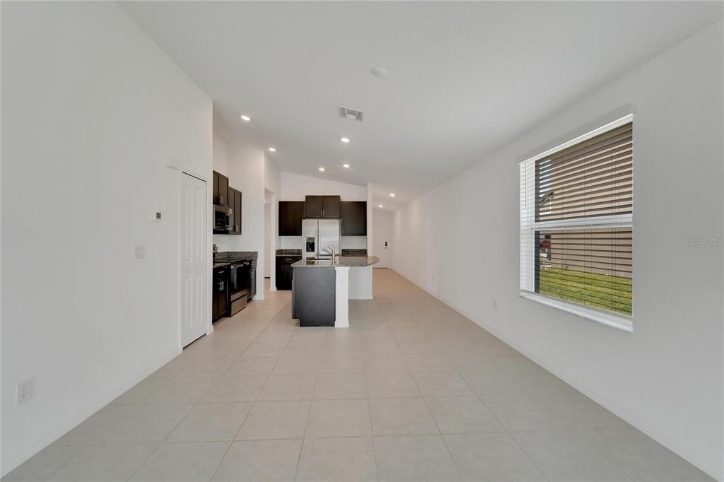 Active With Contract: $265,000 (3 beds, 2 baths, 1484 Square Feet)