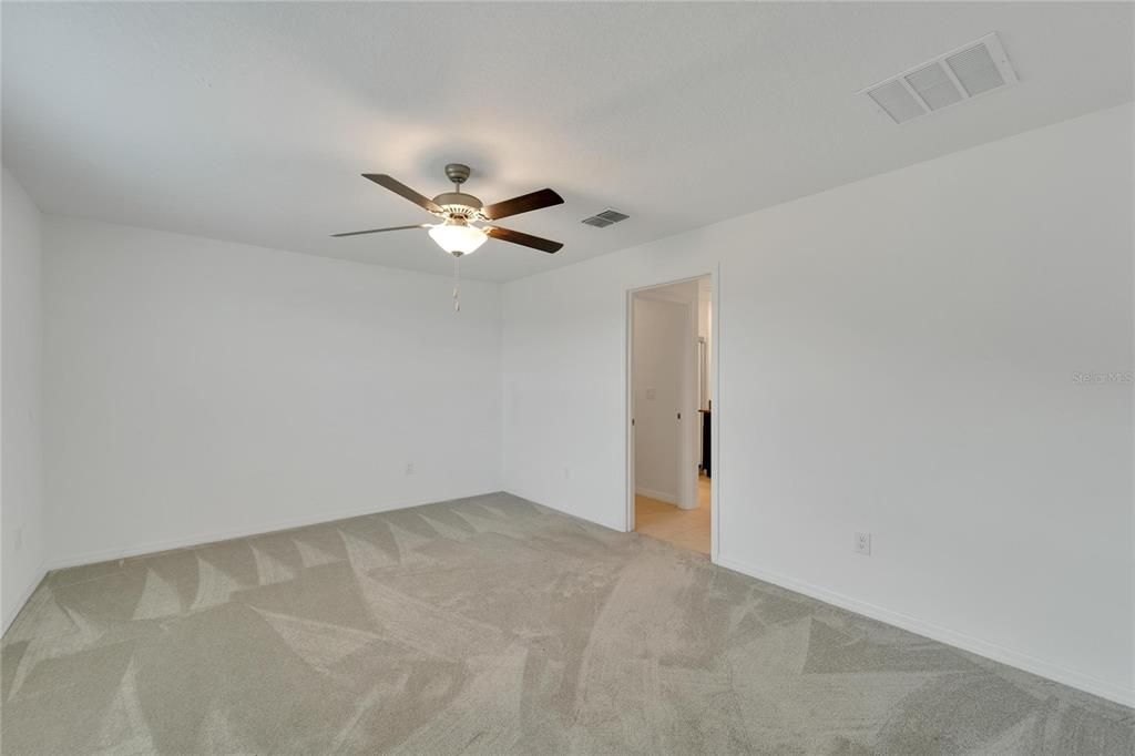 Active With Contract: $265,000 (3 beds, 2 baths, 1484 Square Feet)