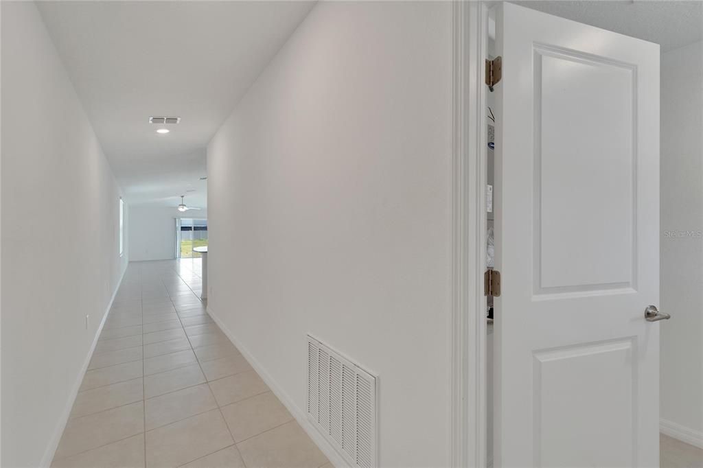 Active With Contract: $265,000 (3 beds, 2 baths, 1484 Square Feet)