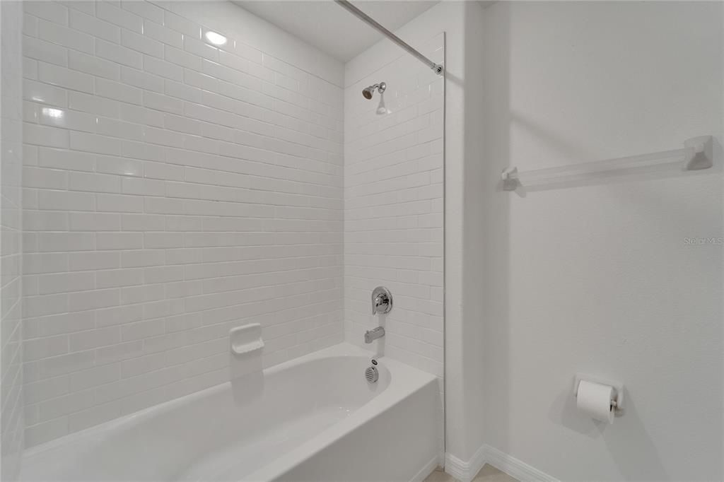 Active With Contract: $265,000 (3 beds, 2 baths, 1484 Square Feet)