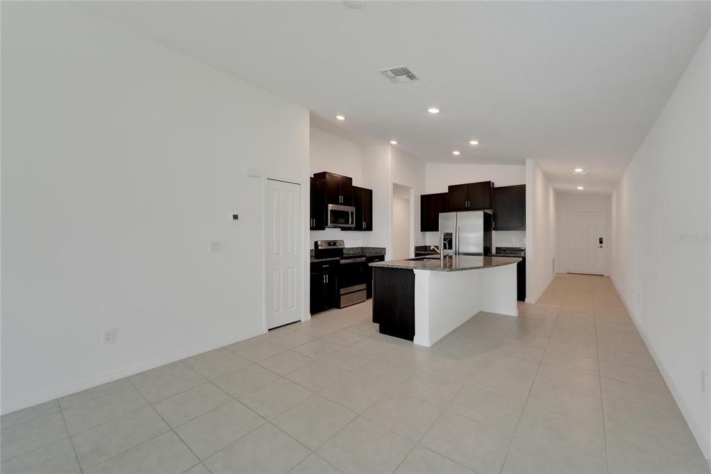 Active With Contract: $265,000 (3 beds, 2 baths, 1484 Square Feet)