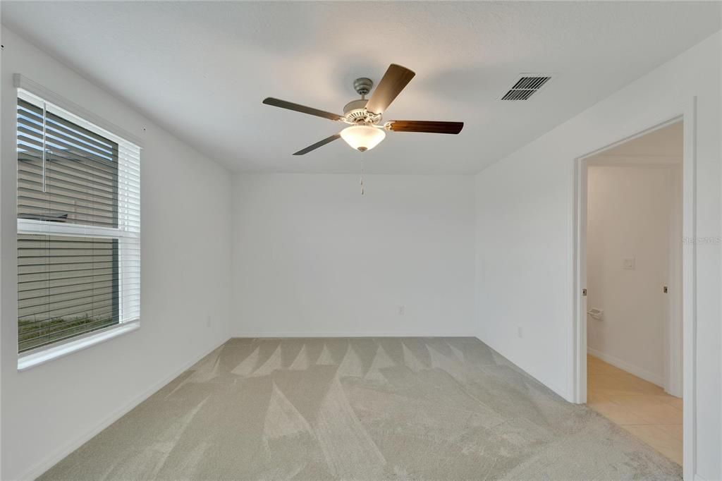 Active With Contract: $265,000 (3 beds, 2 baths, 1484 Square Feet)