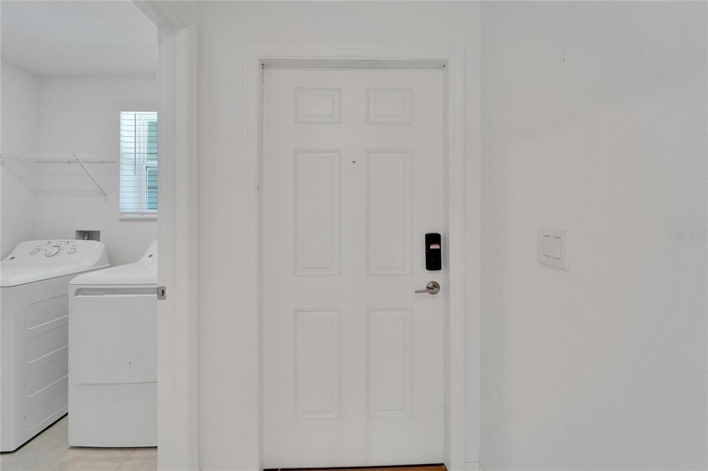 Active With Contract: $265,000 (3 beds, 2 baths, 1484 Square Feet)