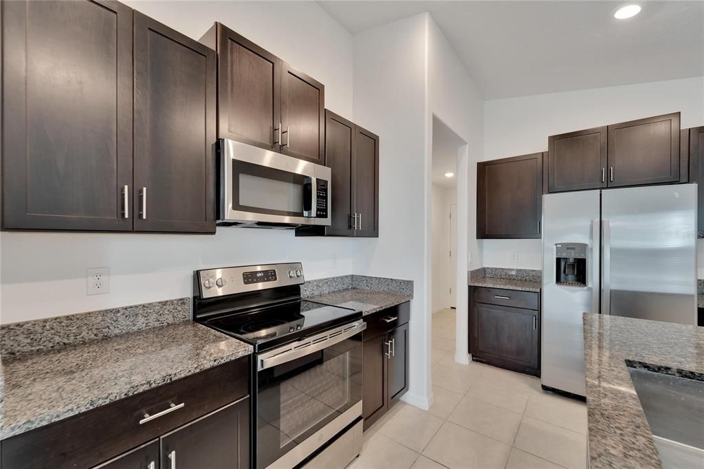 Active With Contract: $265,000 (3 beds, 2 baths, 1484 Square Feet)