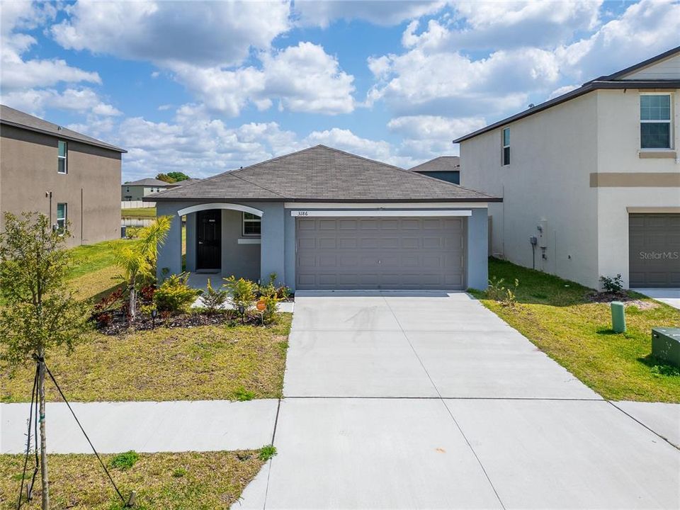 Active With Contract: $265,000 (3 beds, 2 baths, 1484 Square Feet)