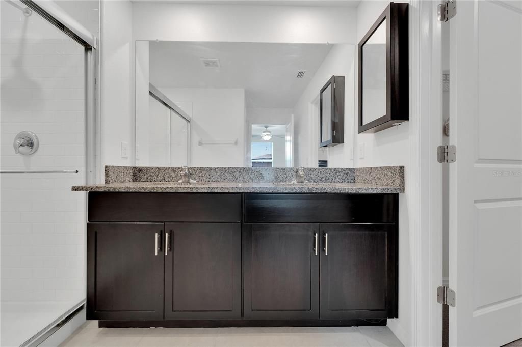 Active With Contract: $265,000 (3 beds, 2 baths, 1484 Square Feet)