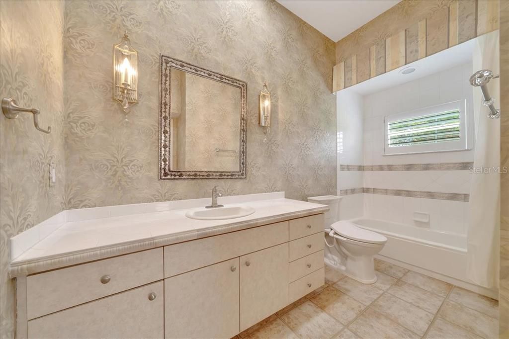 En Venta: $1,150,000 (3 camas, 3 baños, 3732 Pies cuadrados)