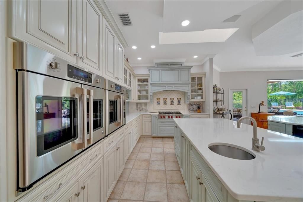 En Venta: $1,150,000 (3 camas, 3 baños, 3732 Pies cuadrados)