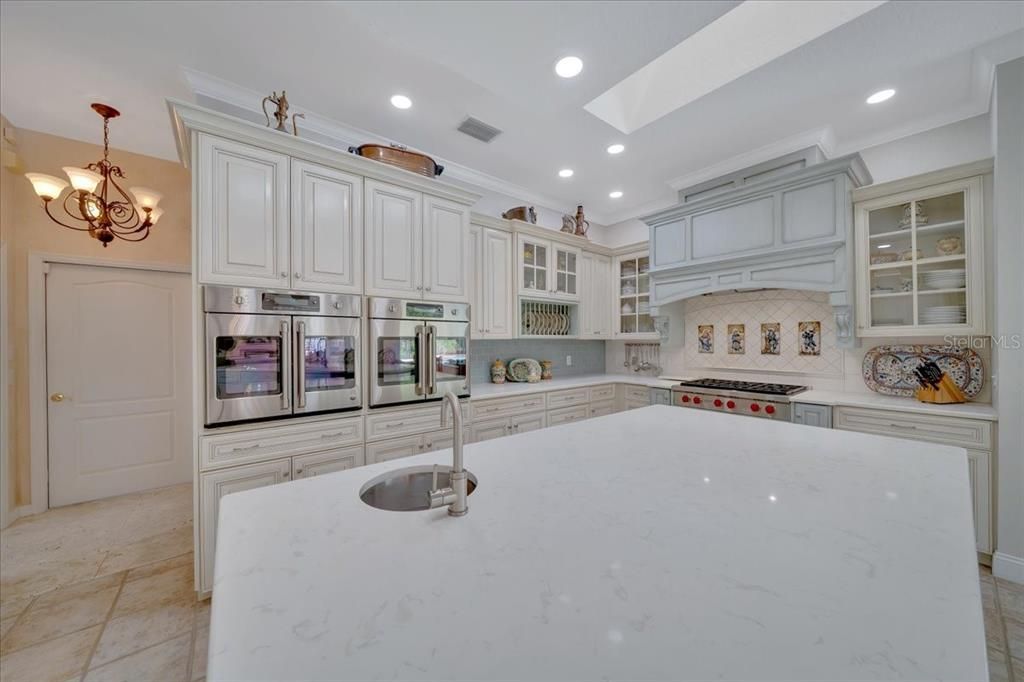 En Venta: $1,150,000 (3 camas, 3 baños, 3732 Pies cuadrados)