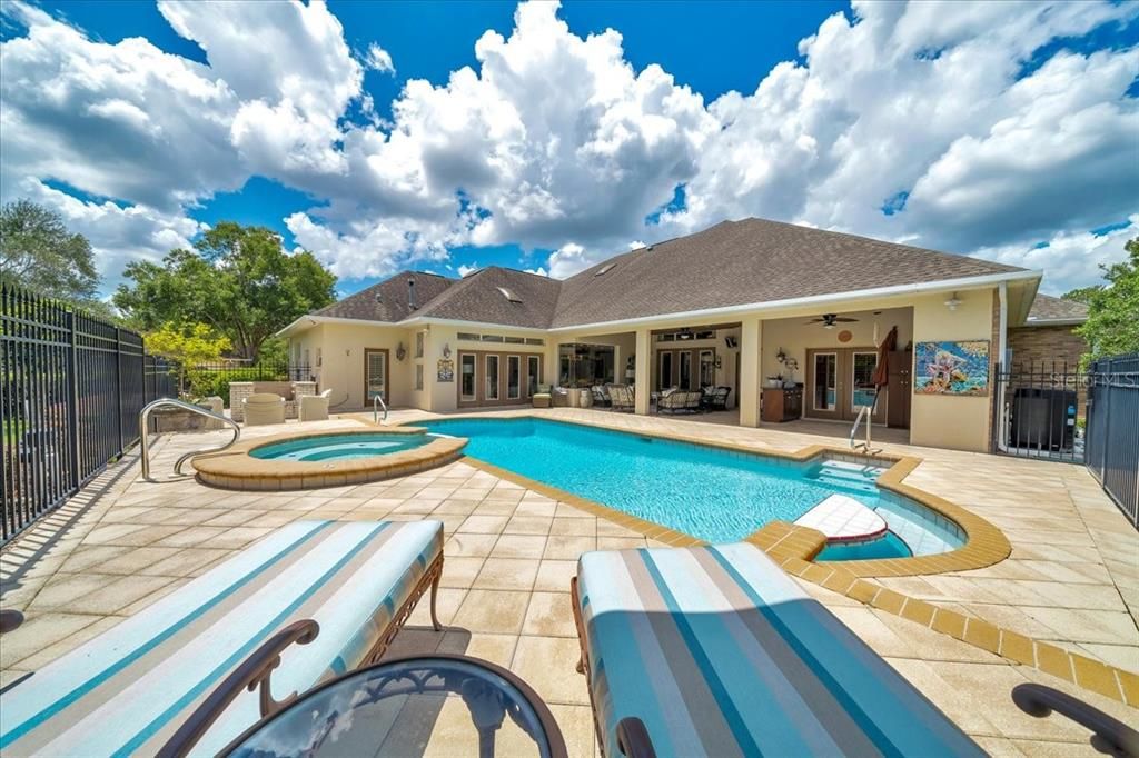 En Venta: $1,150,000 (3 camas, 3 baños, 3732 Pies cuadrados)