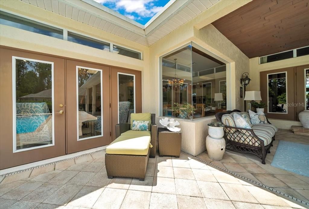 En Venta: $1,150,000 (3 camas, 3 baños, 3732 Pies cuadrados)