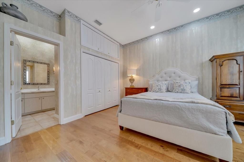 En Venta: $1,150,000 (3 camas, 3 baños, 3732 Pies cuadrados)