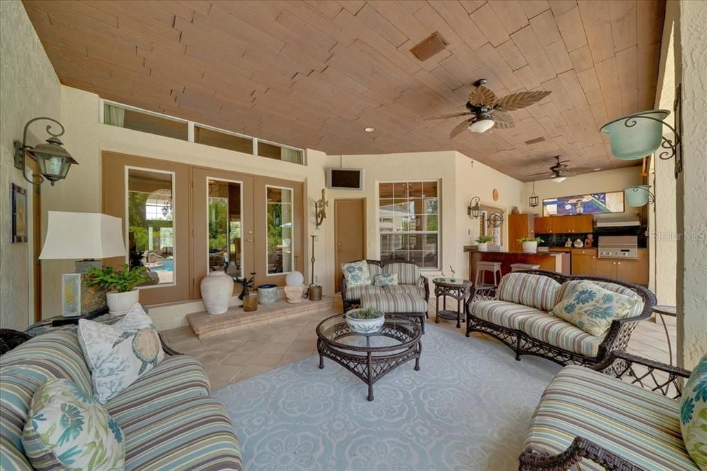 En Venta: $1,150,000 (3 camas, 3 baños, 3732 Pies cuadrados)