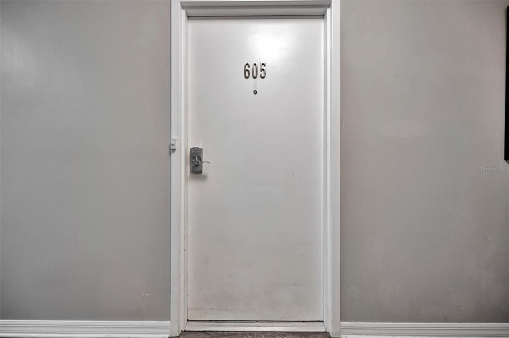 Active With Contract: $3,750 (3 beds, 2 baths, 1684 Square Feet)