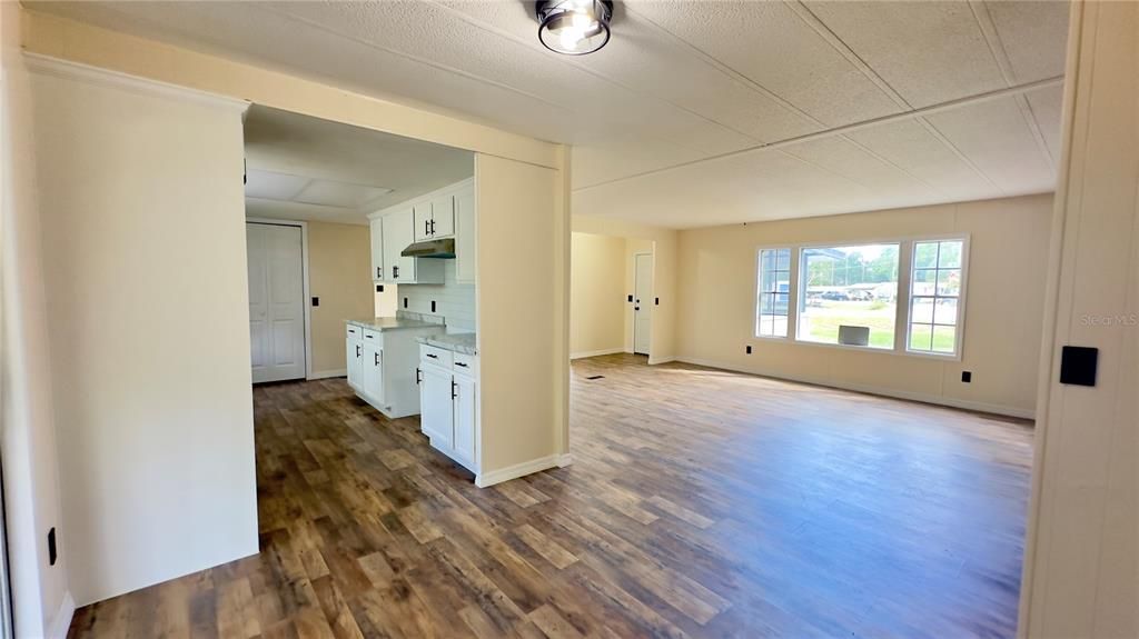 For Sale: $155,000 (3 beds, 2 baths, 1344 Square Feet)