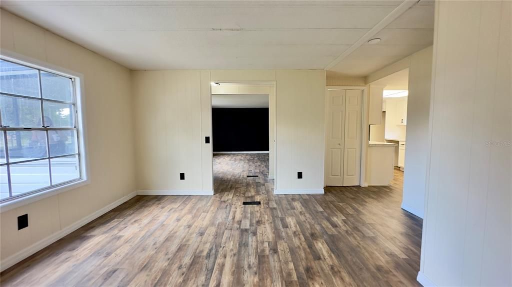 For Sale: $155,000 (3 beds, 2 baths, 1344 Square Feet)