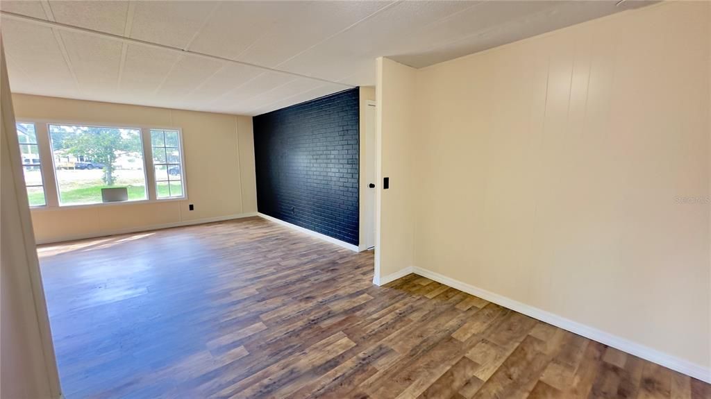 For Sale: $155,000 (3 beds, 2 baths, 1344 Square Feet)