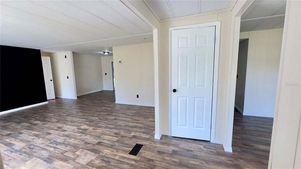 For Sale: $155,000 (3 beds, 2 baths, 1344 Square Feet)