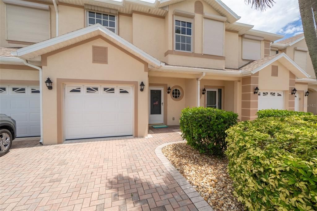 For Sale: $389,000 (3 beds, 2 baths, 1674 Square Feet)