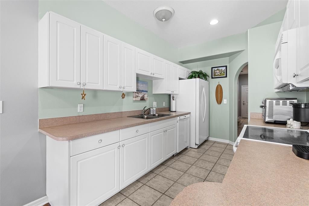 For Sale: $389,000 (3 beds, 2 baths, 1674 Square Feet)