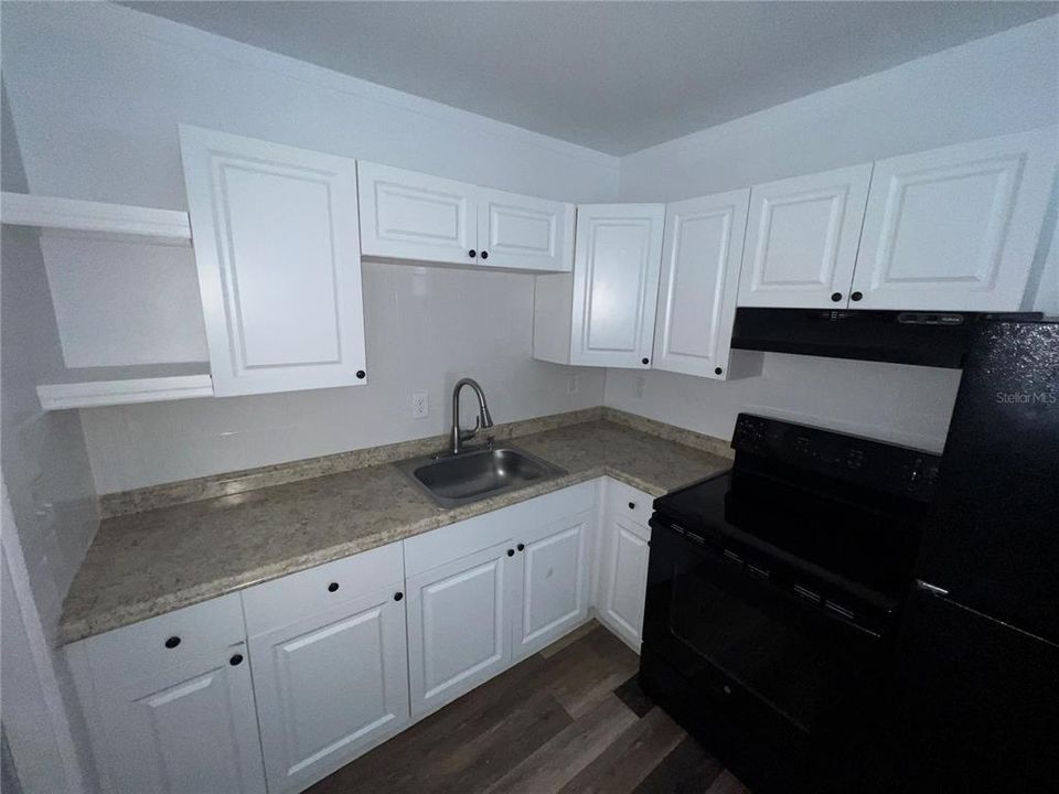 Active With Contract: $159,900 (3 beds, 1 baths, 840 Square Feet)