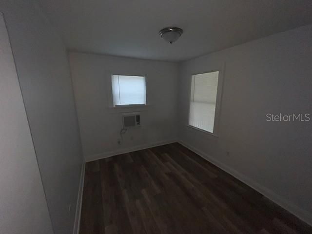 Active With Contract: $159,900 (3 beds, 1 baths, 840 Square Feet)