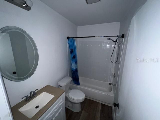 Active With Contract: $159,900 (3 beds, 1 baths, 840 Square Feet)