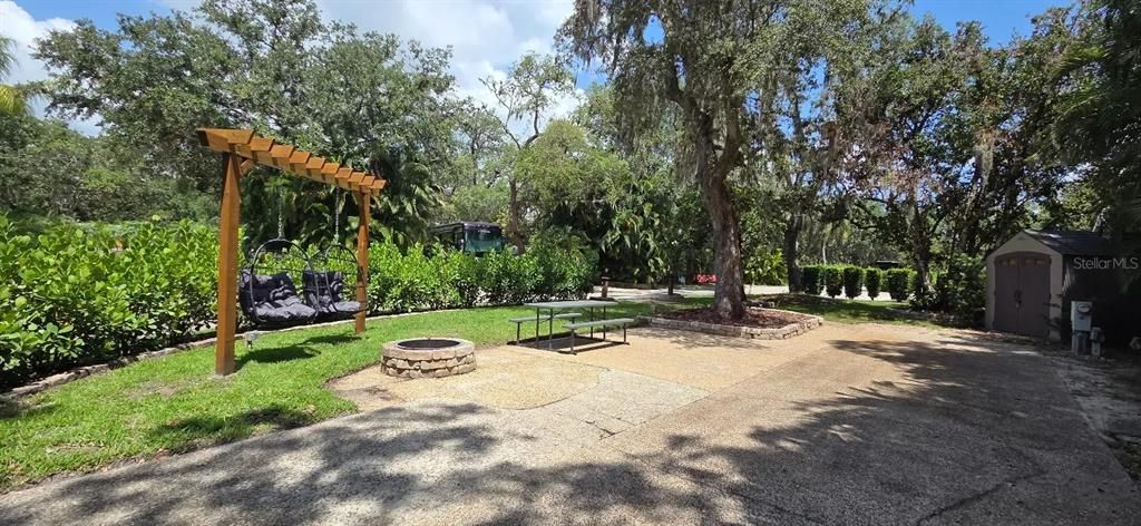 待售: $195,000 (0.08 acres)