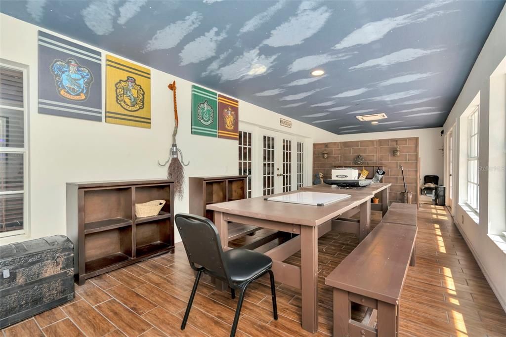 На продажу: $850,000 (6 спален, 3 ванн, 4026 Квадратных фут)