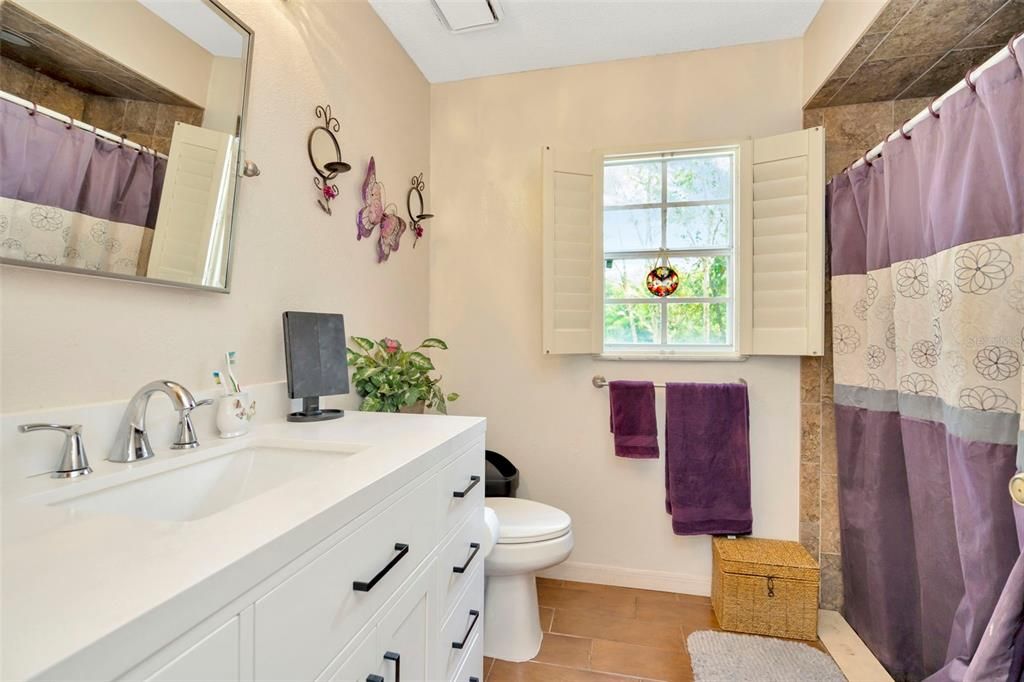 На продажу: $850,000 (6 спален, 3 ванн, 4026 Квадратных фут)