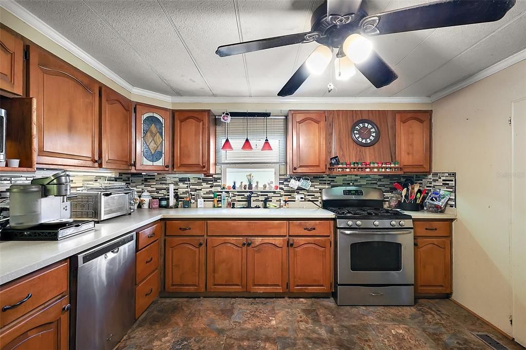 For Sale: $212,000 (2 beds, 2 baths, 1438 Square Feet)