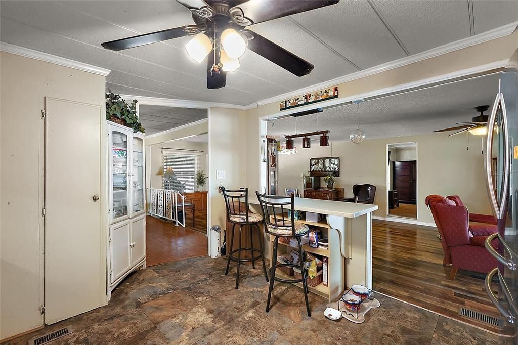 For Sale: $212,000 (2 beds, 2 baths, 1438 Square Feet)