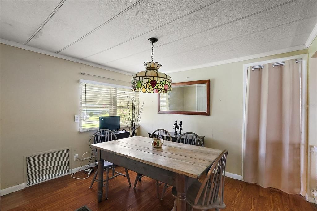 For Sale: $212,000 (2 beds, 2 baths, 1438 Square Feet)