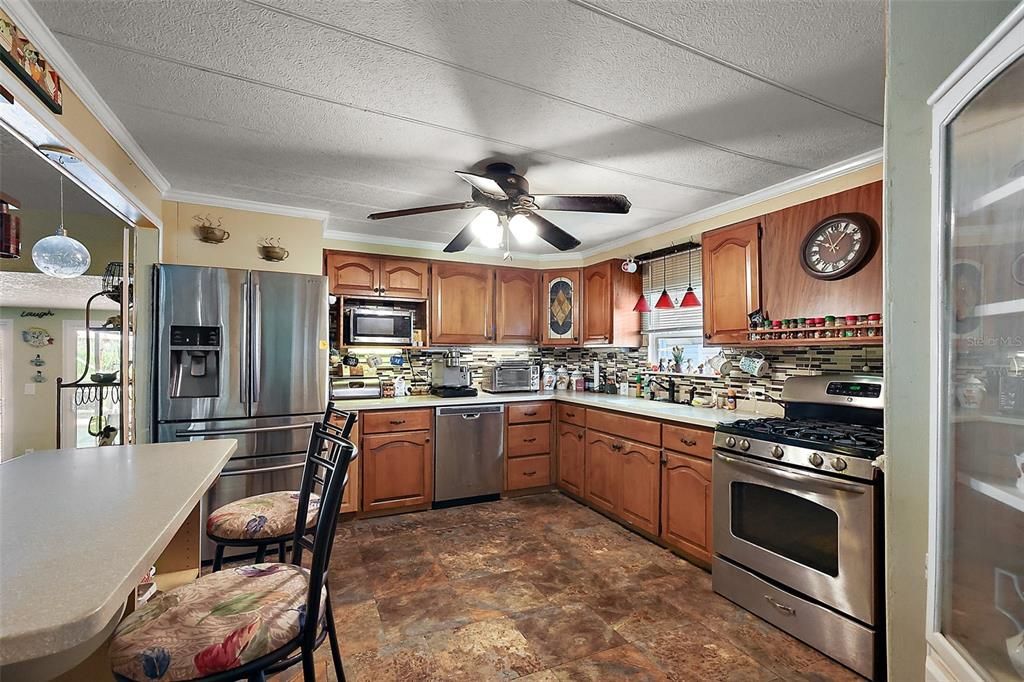 For Sale: $212,000 (2 beds, 2 baths, 1438 Square Feet)