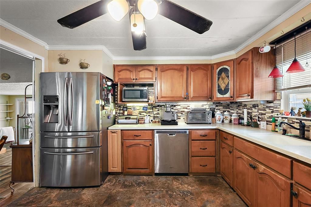 For Sale: $212,000 (2 beds, 2 baths, 1438 Square Feet)