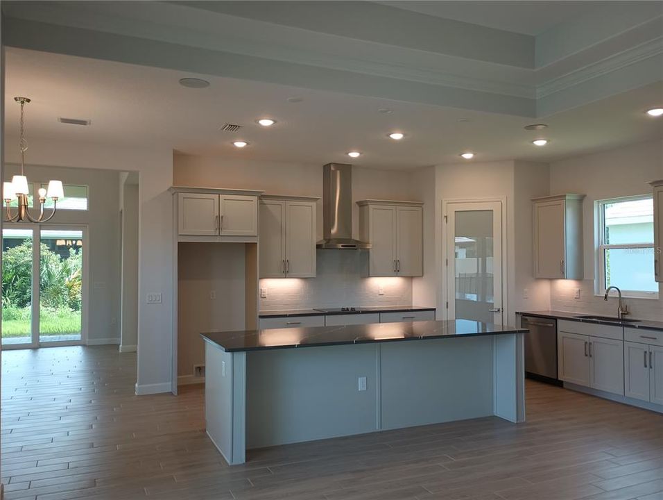 For Sale: $900,000 (4 beds, 3 baths, 2376 Square Feet)