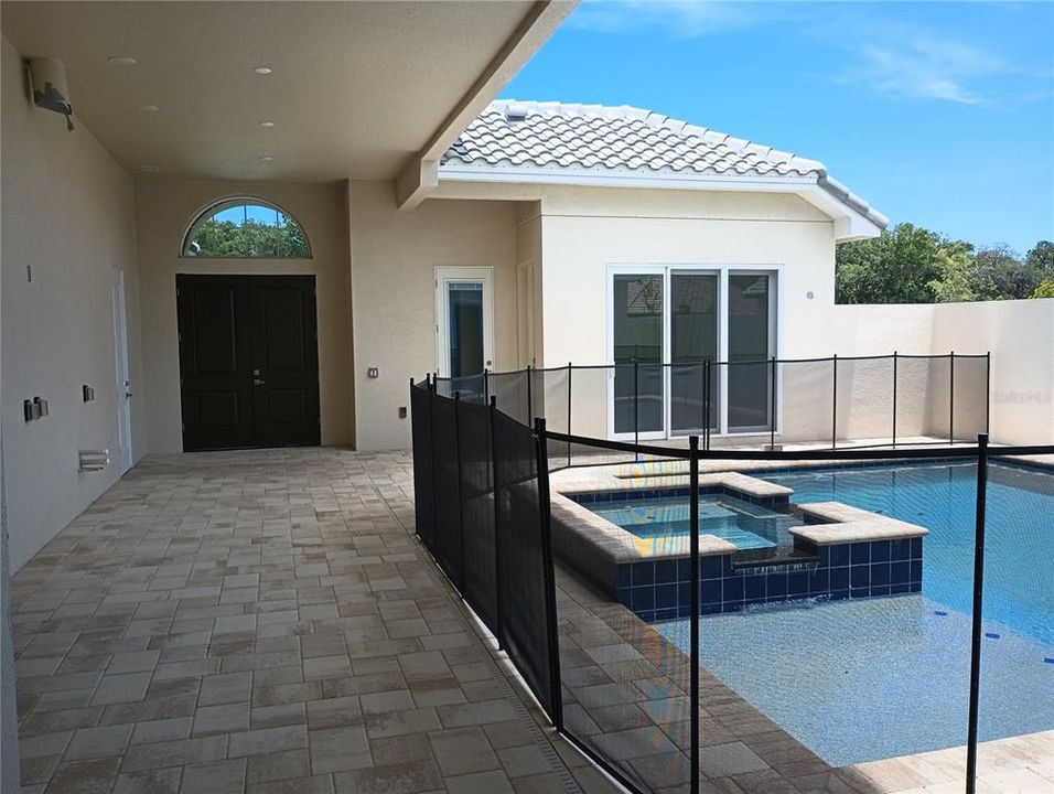 For Sale: $900,000 (4 beds, 3 baths, 2376 Square Feet)