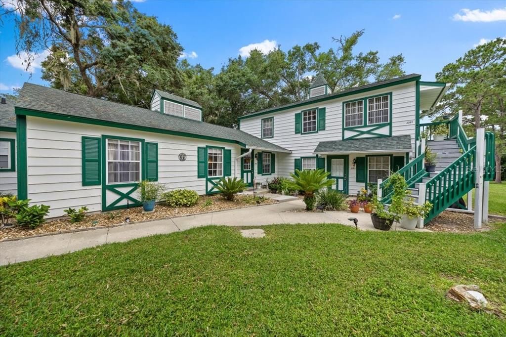 Под контрактом: $136,000 (2 спален, 2 ванн, 840 Квадратных фут)