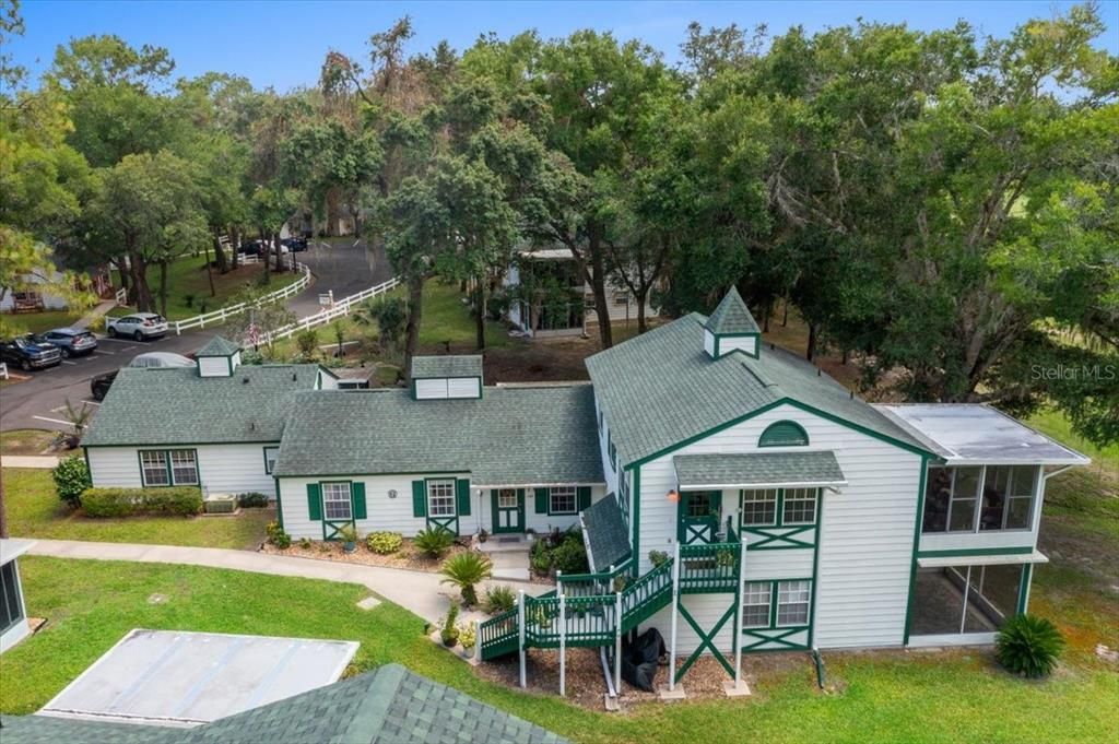 Под контрактом: $136,000 (2 спален, 2 ванн, 840 Квадратных фут)