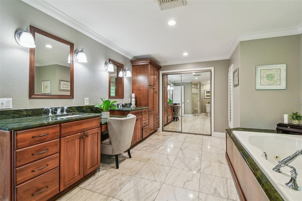 待售: $1,780,000 (4 贝兹, 3 浴室, 4074 平方英尺)