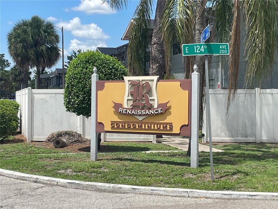 For Sale: $115,000 (2 beds, 1 baths, 899 Square Feet)