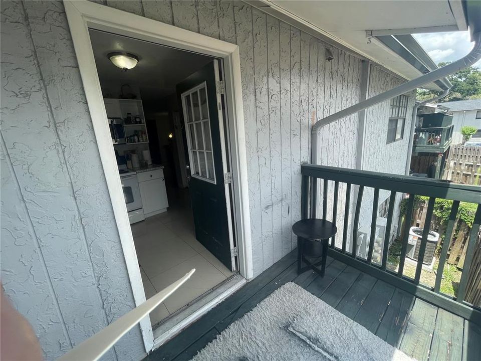 For Sale: $115,000 (2 beds, 1 baths, 899 Square Feet)